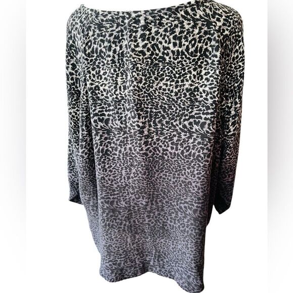 Joie Womens Snow Leopard Print 100% silk 
Top  Black White Ombre Size M. - Picture 4 of 7